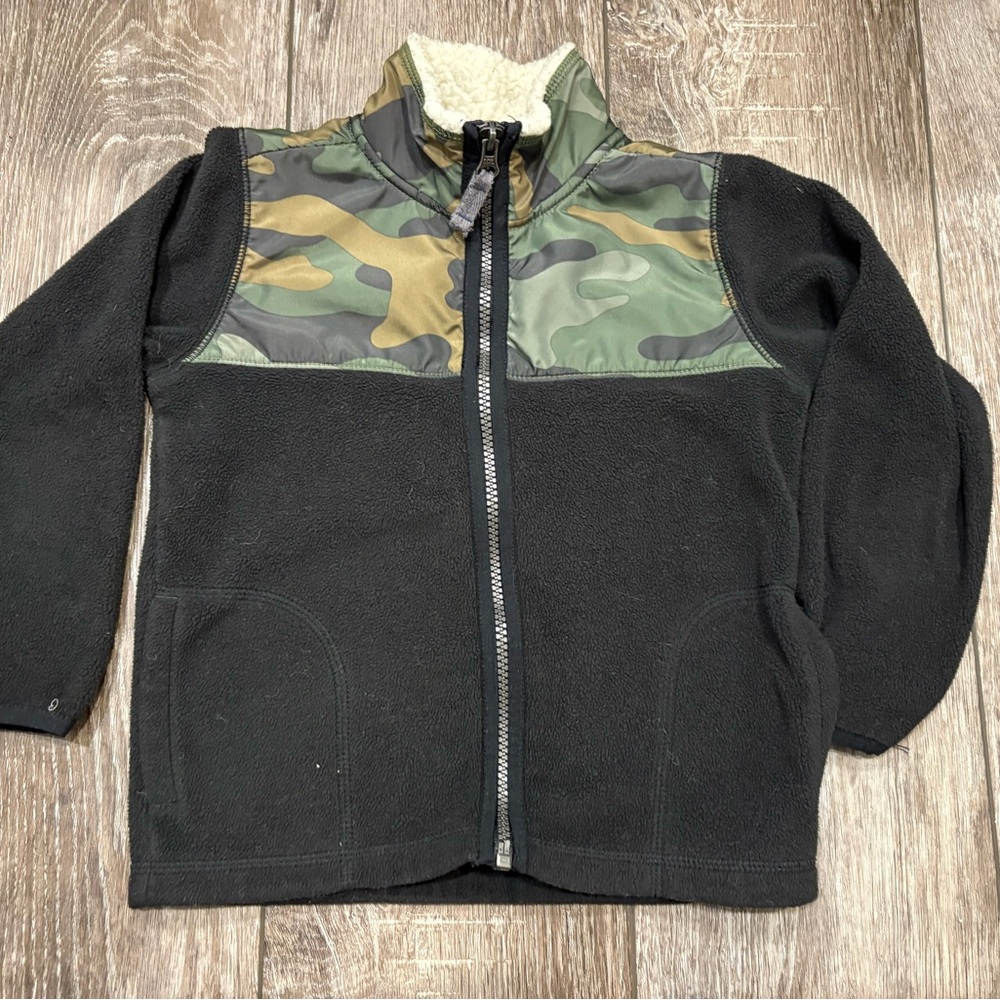 Carter’s Black and Camo Zip Up Fleece Jacket- Size 4T